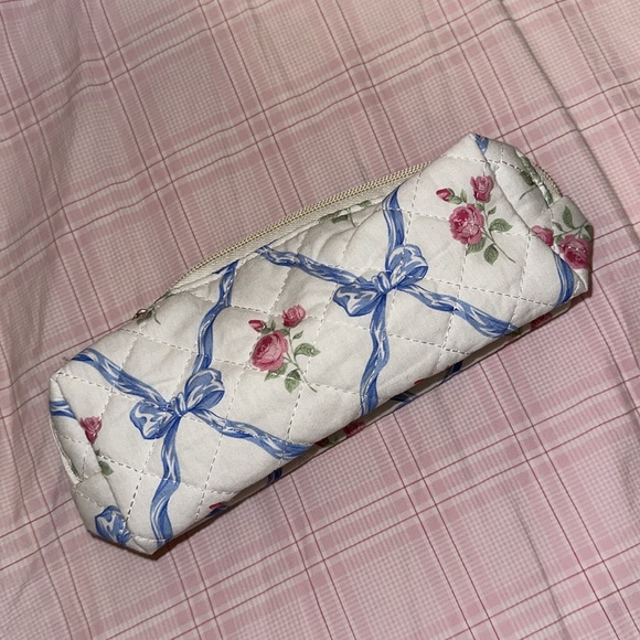 3 piece matching makeup/ toiletries set - Picture 2 of 11